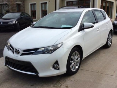 2013 - Toyota Auris Manual