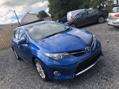 2014 - Toyota Auris Manual