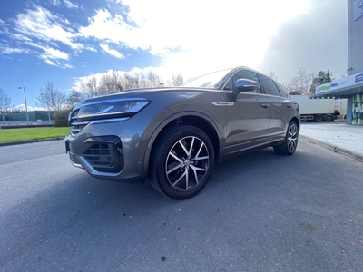 2019 - Volkswagen Touareg Automatic