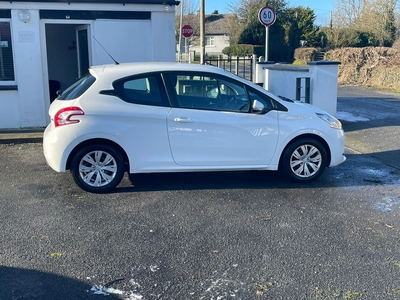 2015 - Peugeot 208 Manual