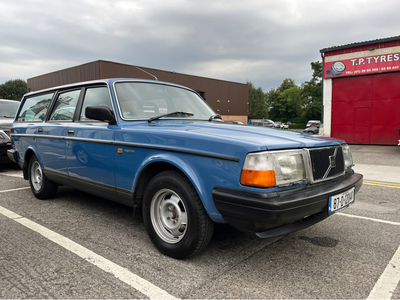 VOLVO 240