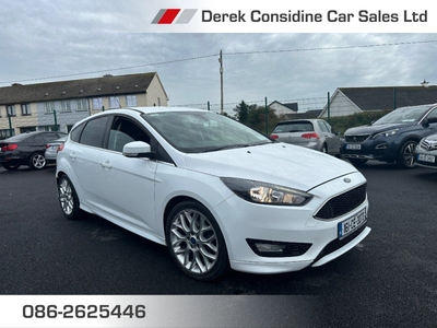 2016 (161) Ford Focus