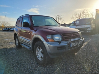 2002 - Mitsubishi Pajero Manual