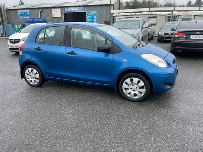 2010 - Toyota Yaris Manual