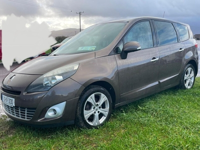 2012 - Renault Grand Scenic Manual