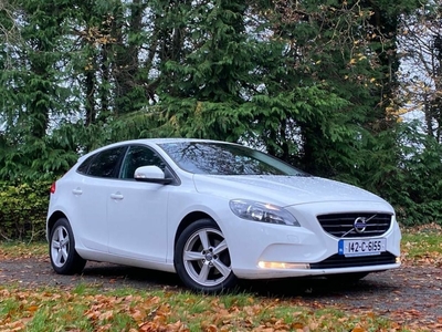 2014 - Volvo V40 Manual