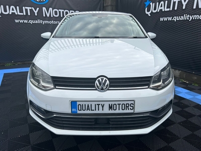 2015 - Volkswagen Polo Automatic