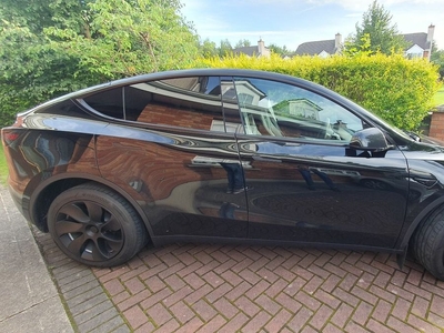 2023 - Tesla Model Y Automatic