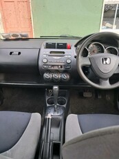 2004 - Honda Fit ---