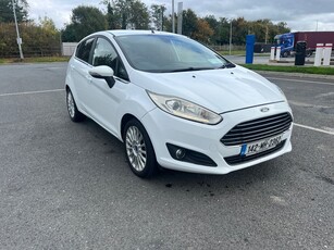 2014 - Ford Fiesta Manual