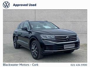 2024 - Volkswagen Touareg Automatic