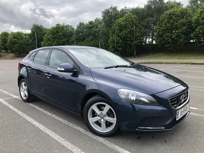 2013 - Volvo V40 Manual