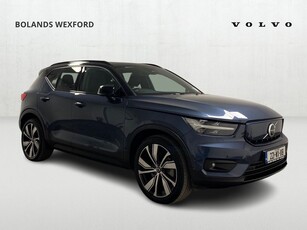 2022 (221) Volvo XC40