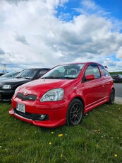 2003 - Toyota Vitz ---