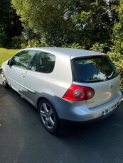 2004 - Volkswagen Golf Manual