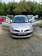 2006 - Renault Clio Manual