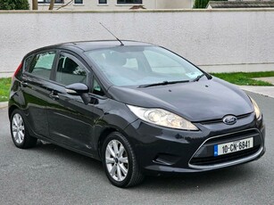 2010 - Ford Fiesta ---