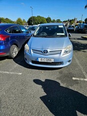 2010 - Toyota Auris Manual