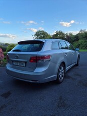 2010 - Toyota Avensis ---