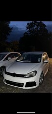 2010 - Volkswagen Golf ---