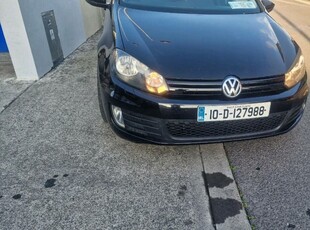 2010 - Volkswagen Golf ---