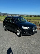 2011 - Volkswagen Tiguan Manual