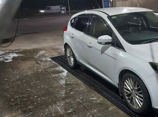 2012 - Ford Focus Manual