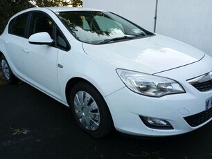 2012 - Vauxhall Astra ---