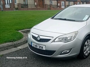 2012 - Vauxhall Astra ---