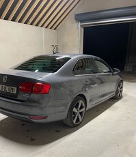 2012 - Volkswagen Jetta Manual