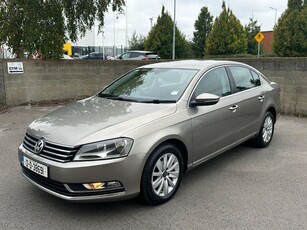 2012 - Volkswagen Passat Manual