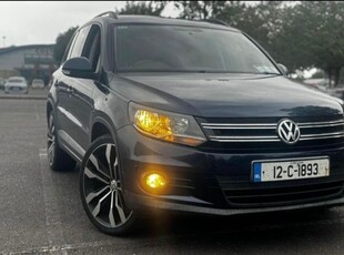 2012 - Volkswagen Tiguan Manual