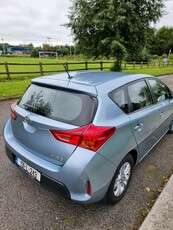 2013 - Toyota Auris Manual