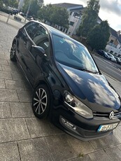 2013 - Volkswagen Polo Manual