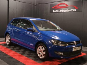 2013 - Volkswagen Polo Manual