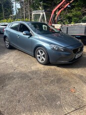 2013 - Volvo V40 Manual