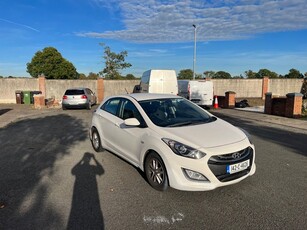 2014 - Hyundai i30 Manual