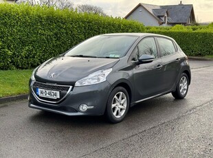 2014 - Peugeot 208 Manual