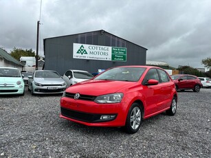 2014 - Volkswagen Polo Automatic