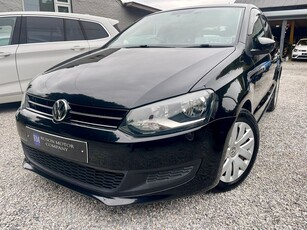 2014 - Volkswagen Polo Automatic