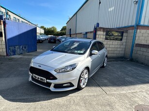 2015 - Ford Focus Manual