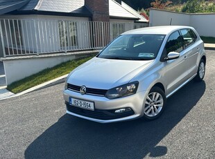 2015 - Volkswagen Polo Manual