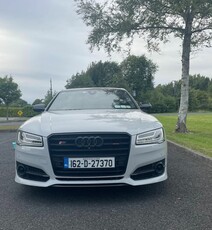 2016 - Audi S8 ---