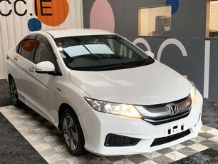 2016 - Honda Grace Automatic