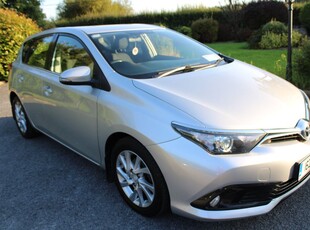 2016 - Toyota Auris Manual