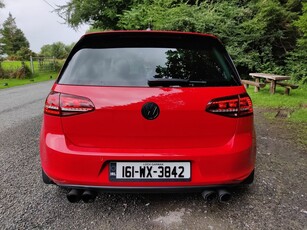 2016 - Volkswagen Golf Manual