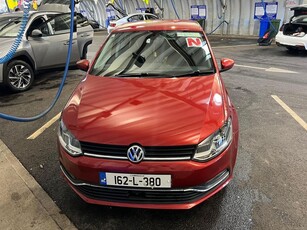 2016 - Volkswagen Polo Manual