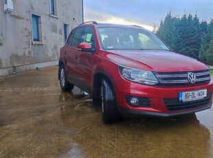 2016 - Volkswagen Tiguan Manual