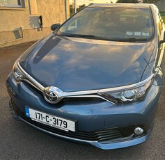 2017 - Toyota Auris Manual