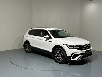 2022 (222) Volkswagen Tiguan Allspace